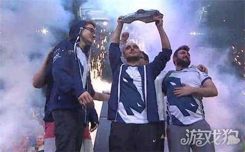 佳绩频传 佳绩频传